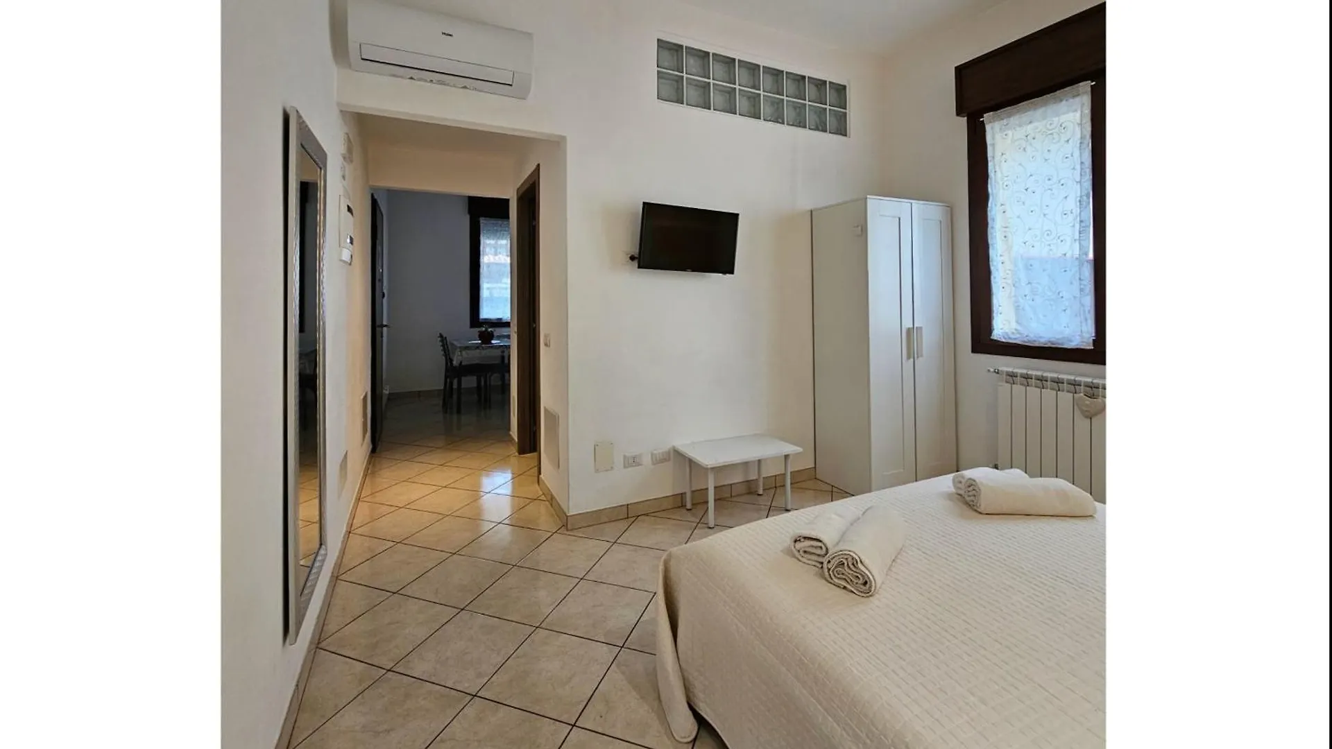 The Dreamers Mxp Cardano Al Campo Bed & Breakfast