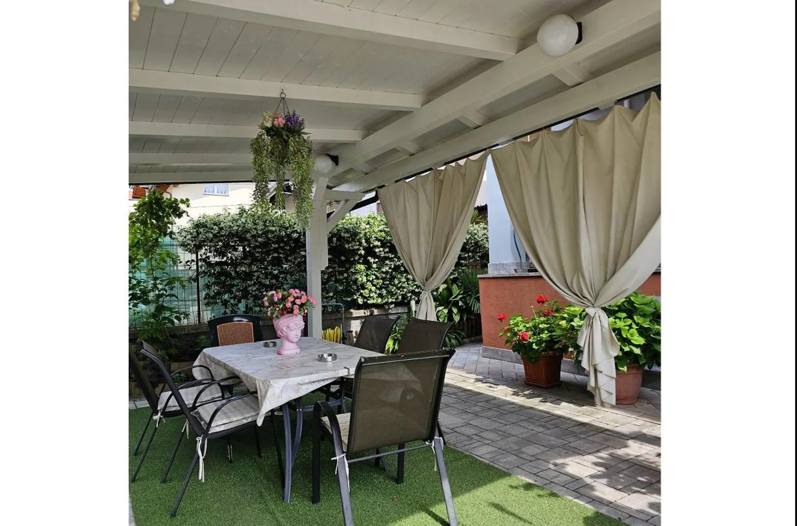 The Dreamers Cardano Al Campo Bed and breakfast