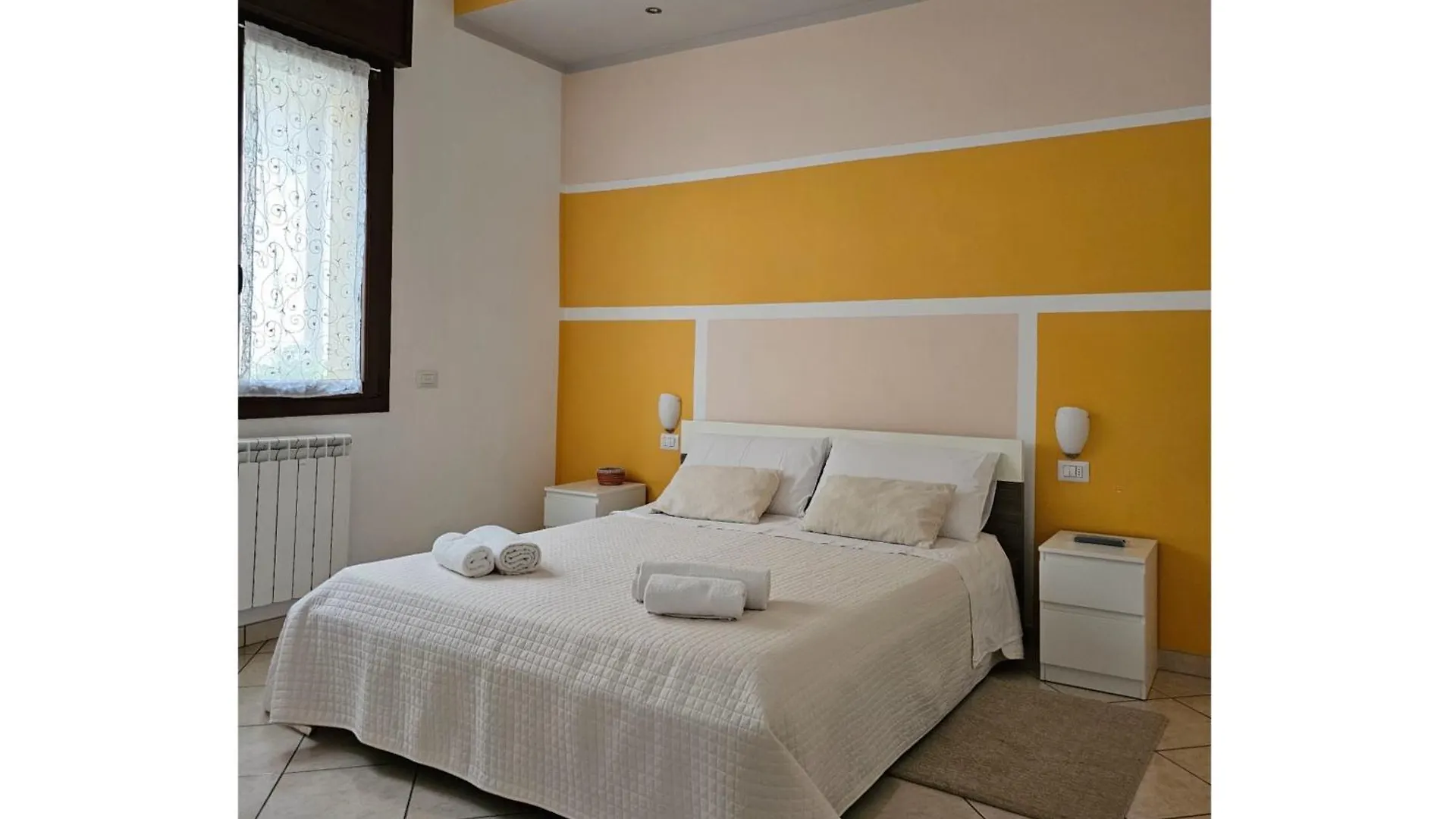 The Dreamers Cardano Al Campo Bed and breakfast